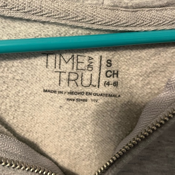 2 jackets with hoods - Picture 4 of 5